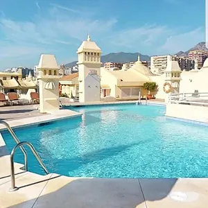  Apartamento Del Parque Flats - Puerto Marina España